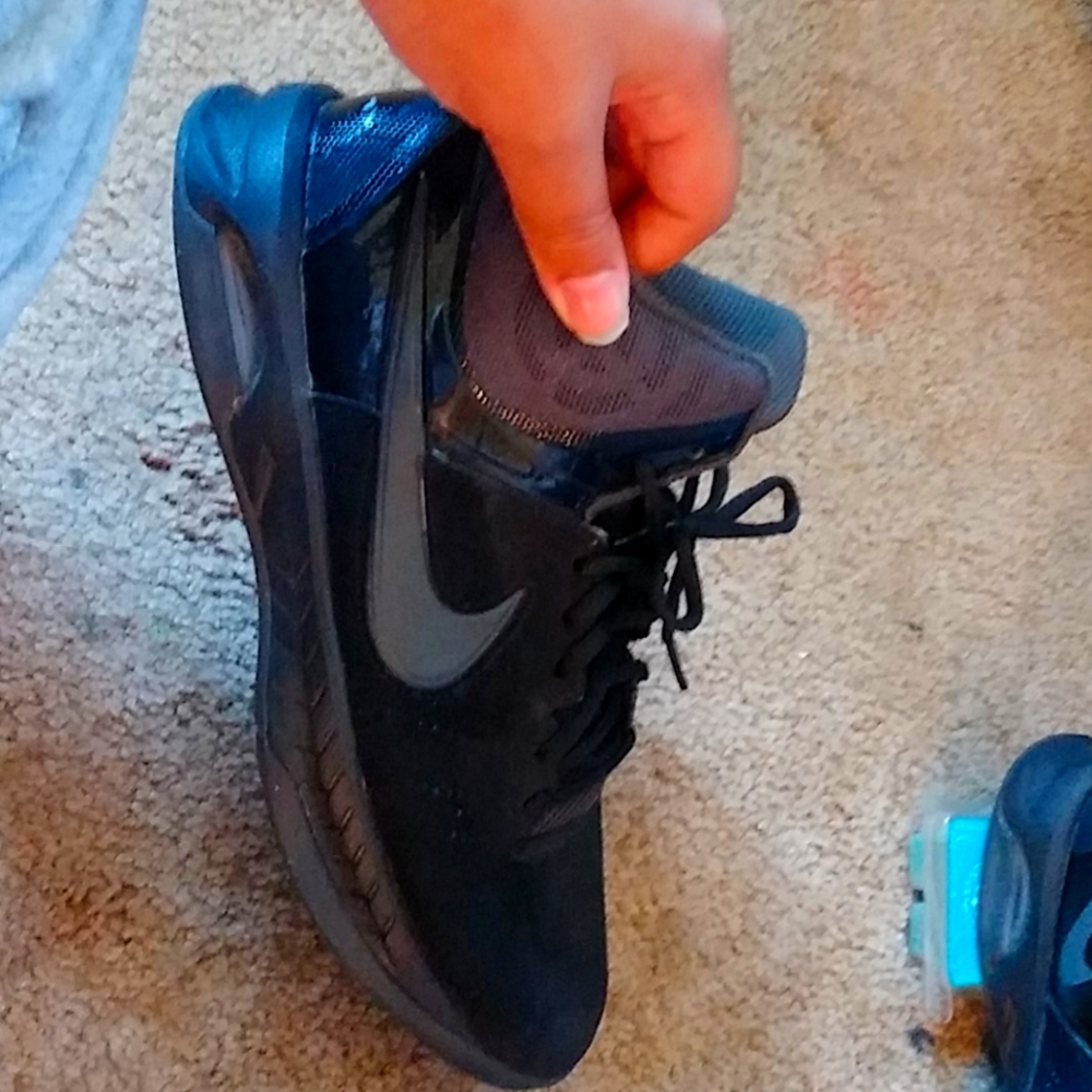 Nike vol1 , 8.5 size, black
